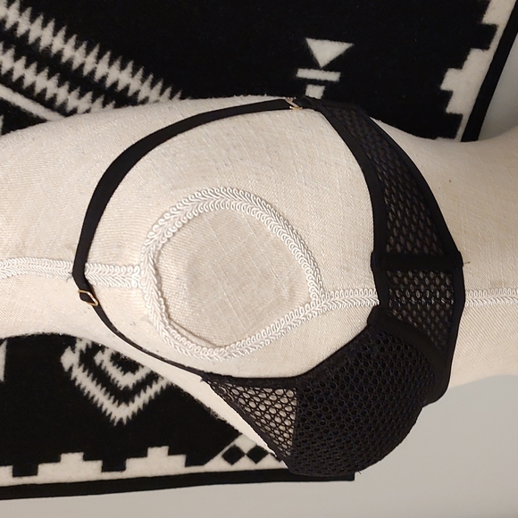 🖤 EUC Victoria's Secret Ladie's Very Sexy Fishnet Plunge Underwire Bra, 🖤, 34C - Picture 9 of 15